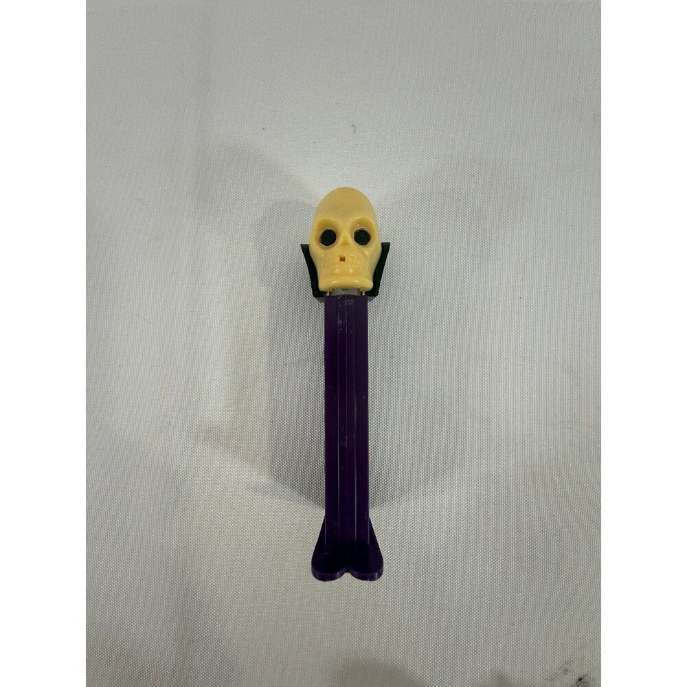 Vintage "Dr. Skull" Skeleton PEZ candy dispenser USED RARE
